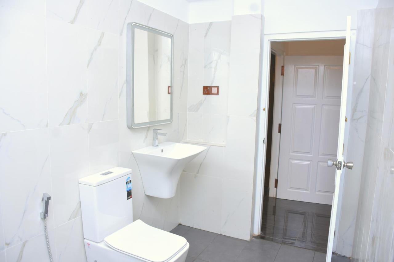 The Bamboo Tree Transit Hotel 카투나야크 외부 사진