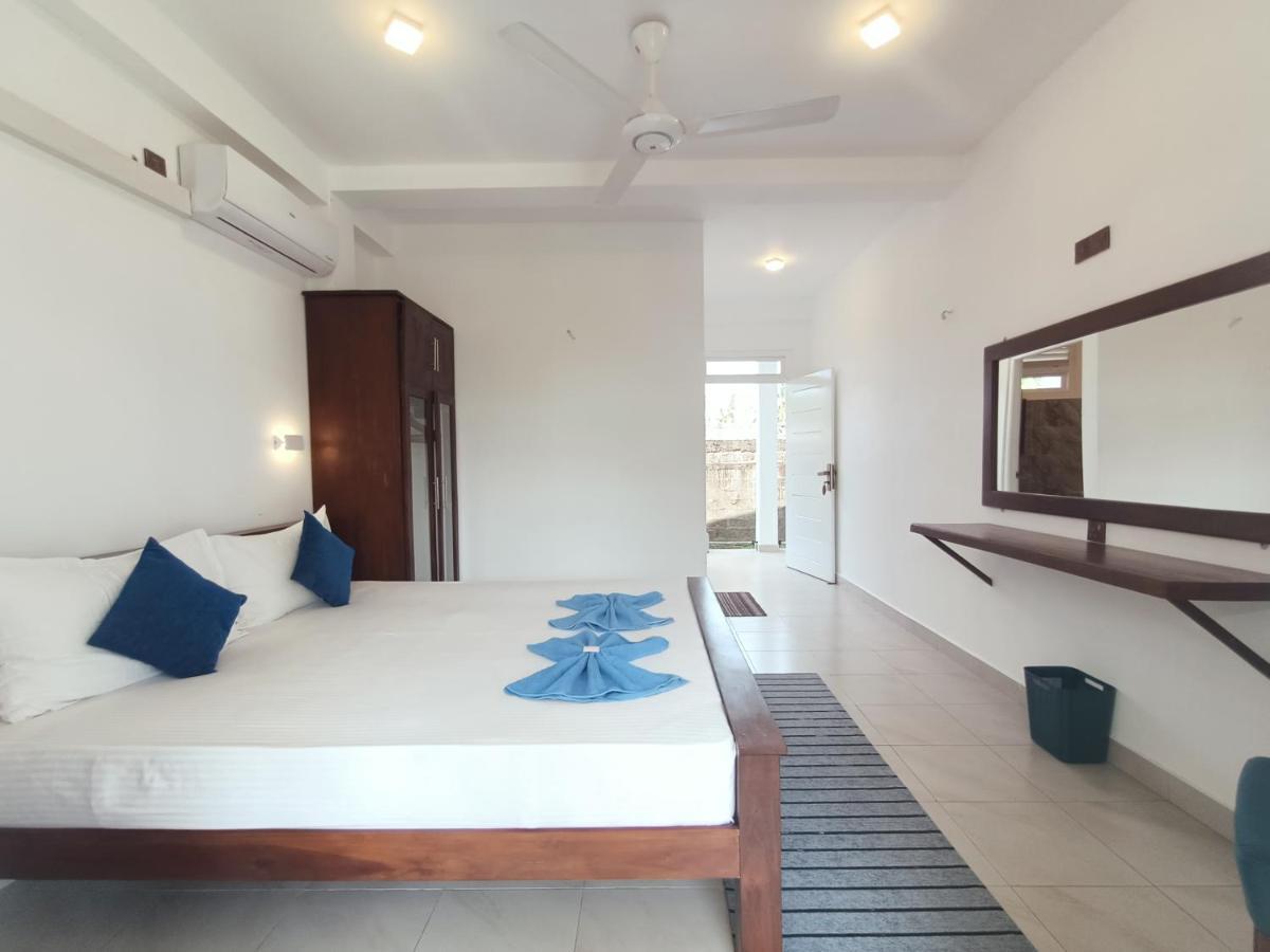 The Bamboo Tree Transit Hotel 카투나야크 외부 사진
