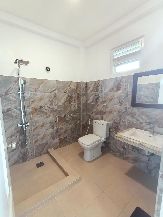 The Bamboo Tree Transit Hotel 카투나야크 외부 사진