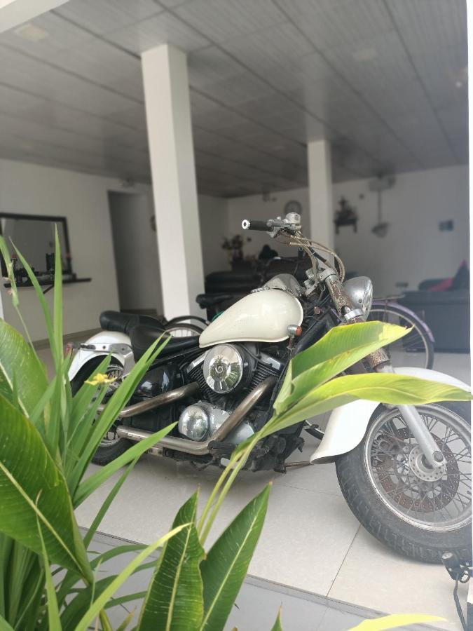 The Bamboo Tree Transit Hotel 카투나야크 외부 사진