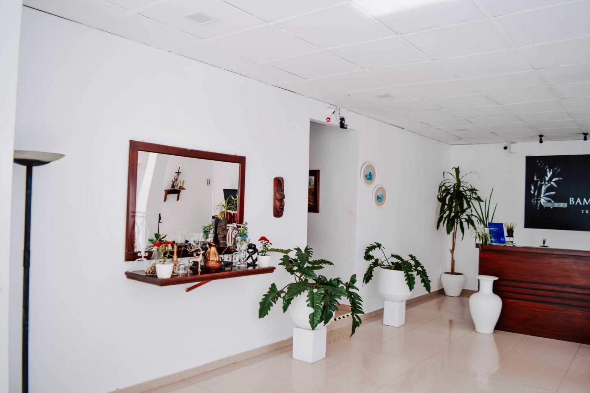 The Bamboo Tree Transit Hotel 카투나야크 외부 사진