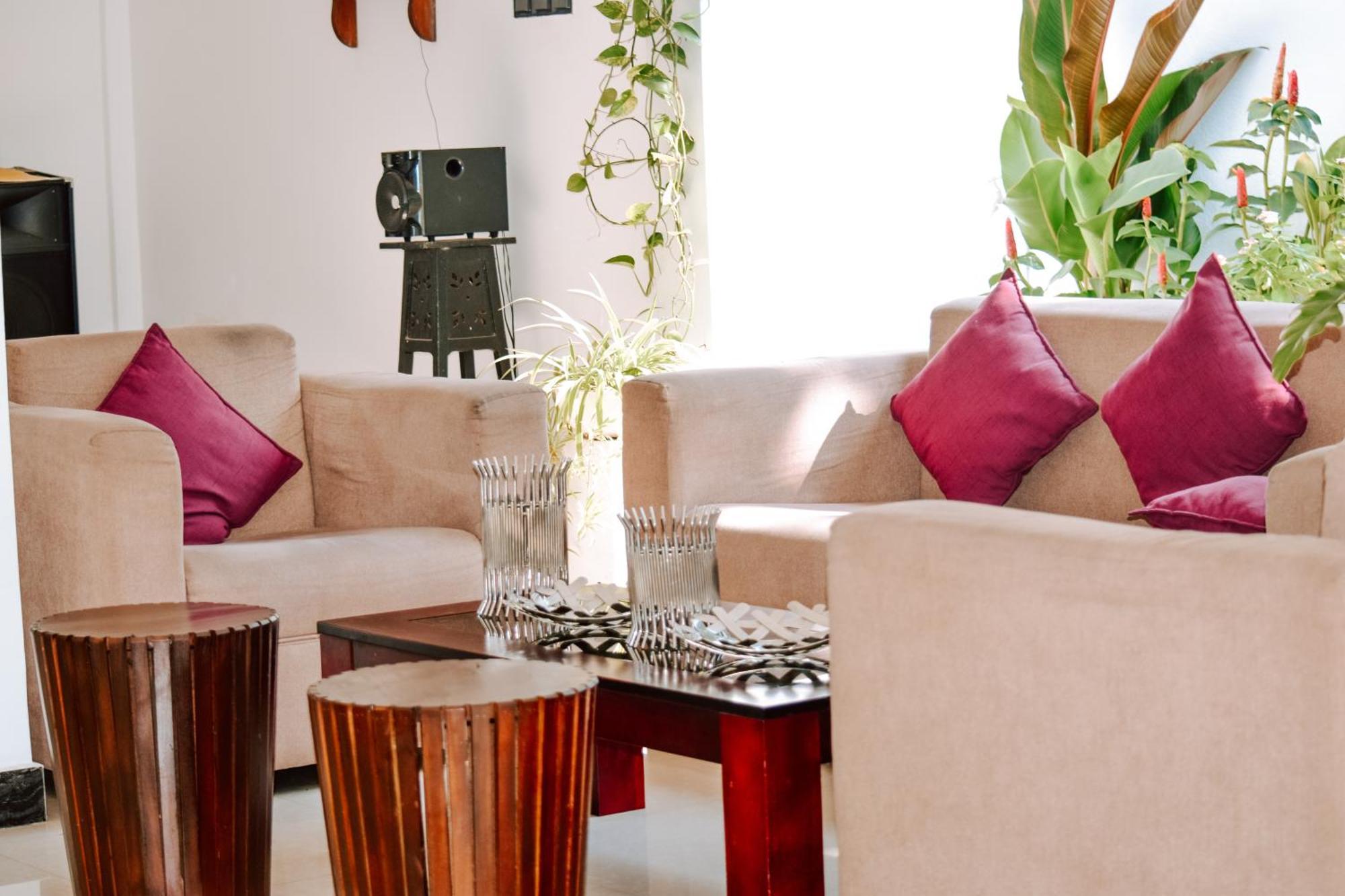 The Bamboo Tree Transit Hotel 카투나야크 외부 사진